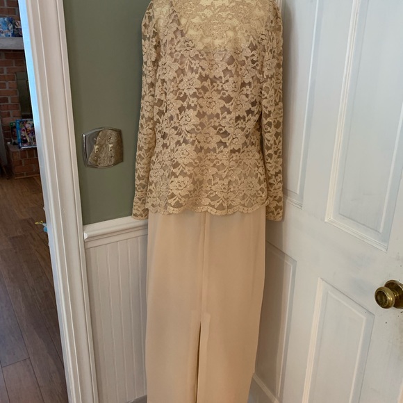 Jessica Howard formal - Picture 12 of 15